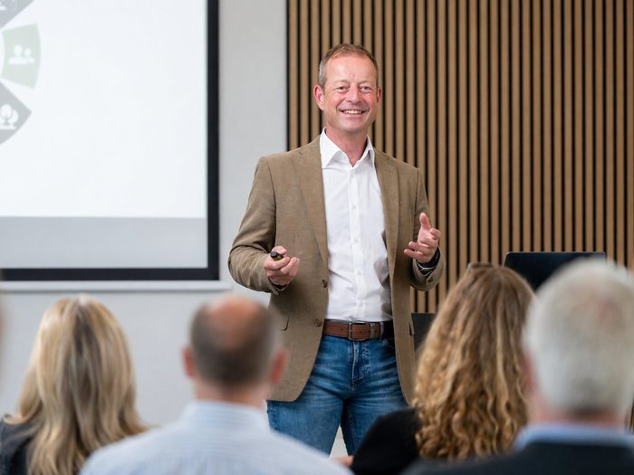Tim Monrad Larsen holder foredrag om EMOTIONES